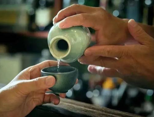 为鄂拼单！房县县委书记变身黄酒代言人：“好酒，真是好酒！”